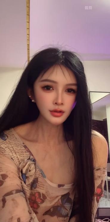 滨江混血紫嫣