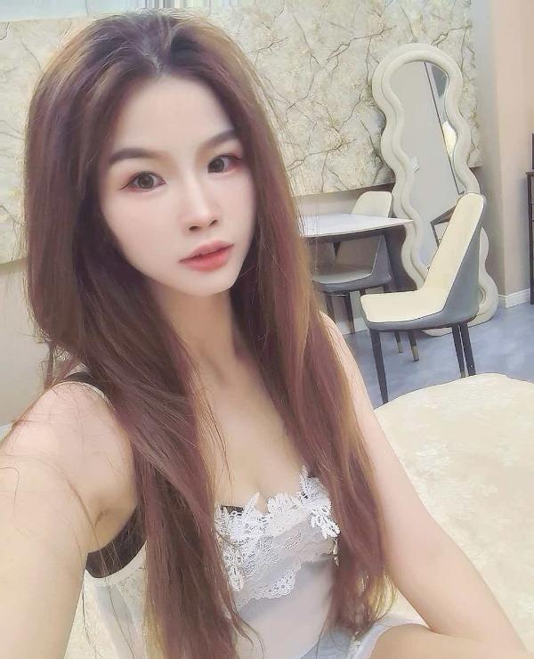 颜值苗条身材美女
