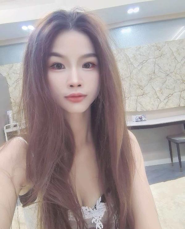 颜值苗条身材美女