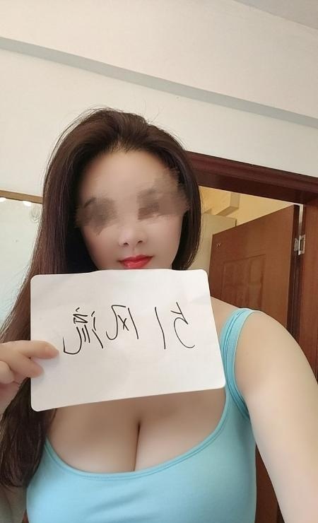 青秀高个大奶少妇
