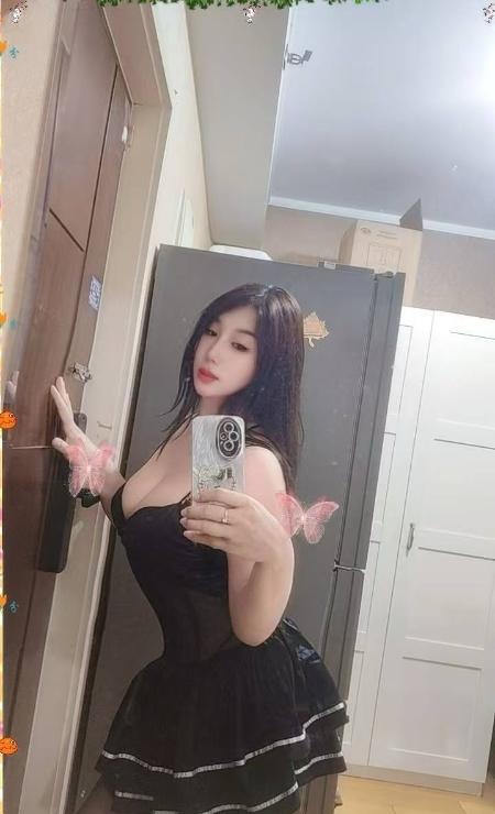 身材高挑丰满大胸老师