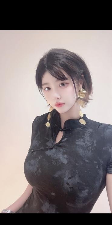 F奶短发大眼逸涵