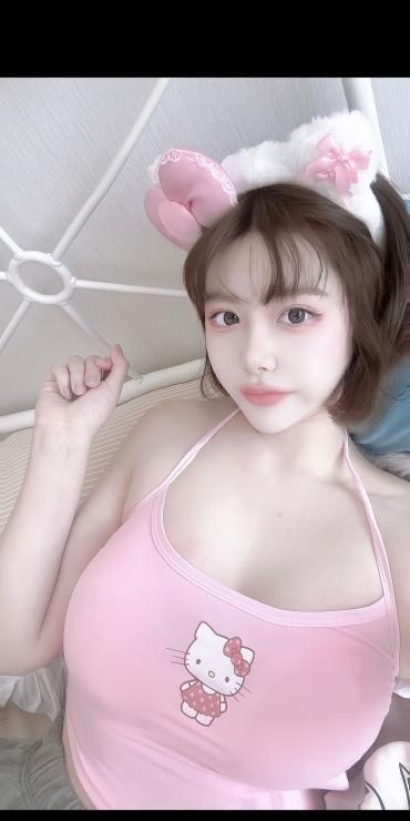 F奶短发大眼逸涵