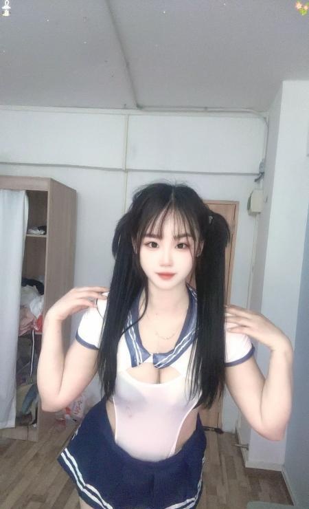 双马尾大胸妹子