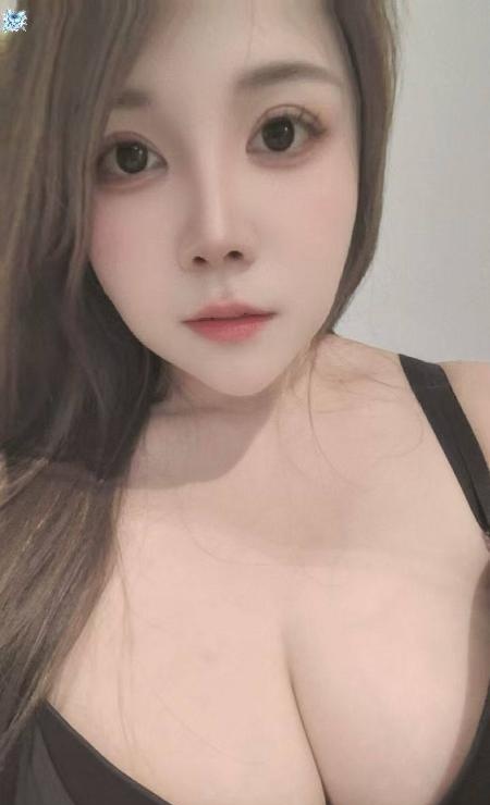 纯舌口吹舔性感大奶妹