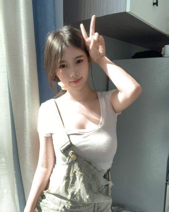 清纯性感朵朵