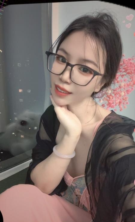 铁西眼镜气质美女