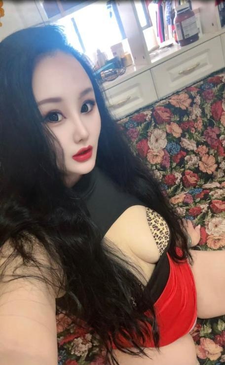 170大红唇性感御姐