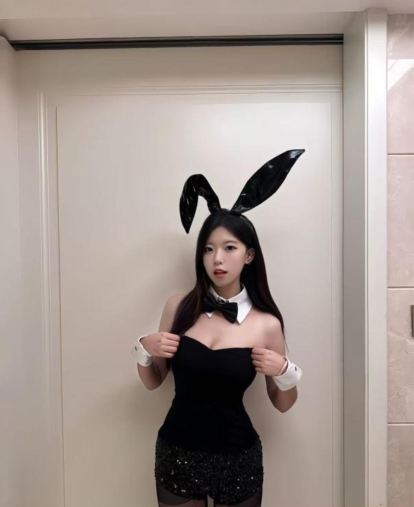福田黑丝长腿兔女郎
