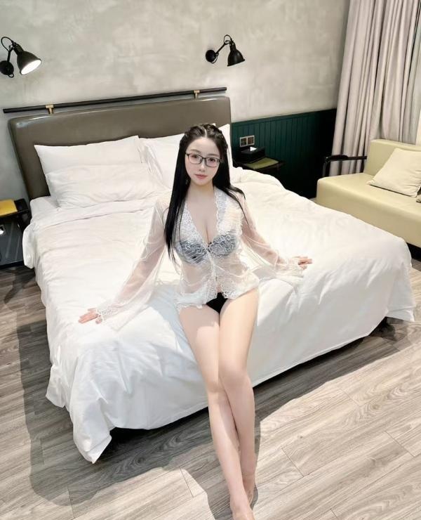 越秀性感大奶小柔
