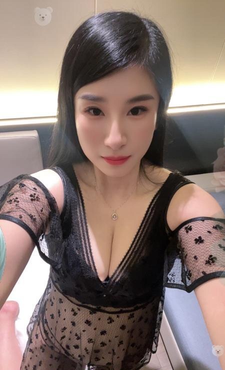 白云风骚大波少妇