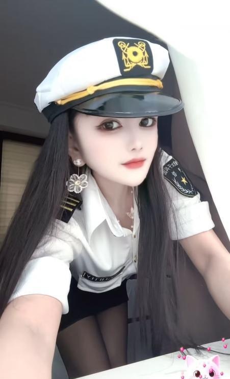 舌吻制服波老师