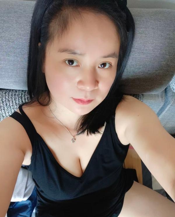 大胸口碑服务款倩倩
