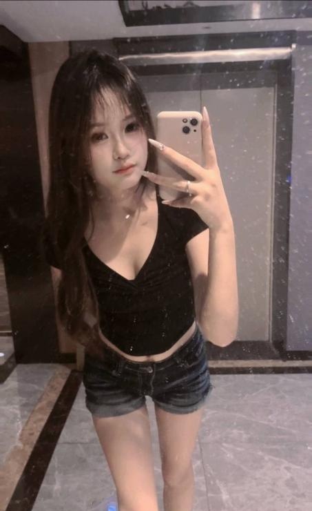 闵行零零后小妹瑶瑶