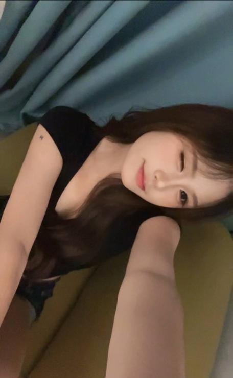 闵行零零后小妹瑶瑶