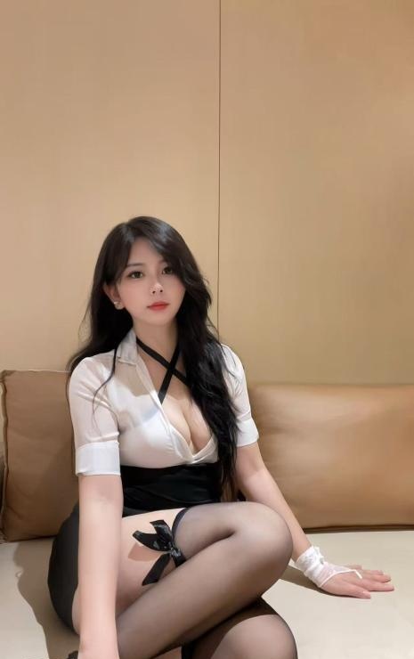 二刷丰满乳胶少妇