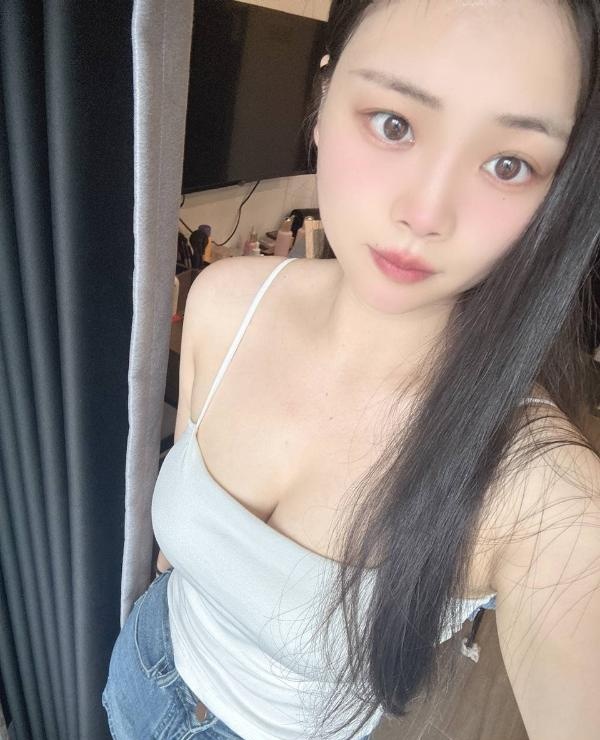 滨江肤白服务系骚妇