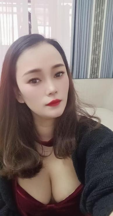 性瘾人妻骚玫瑰