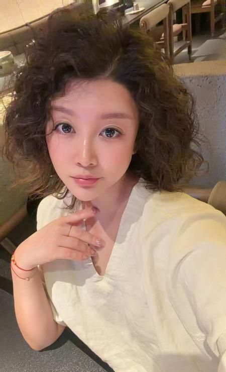 韩系一字马美女