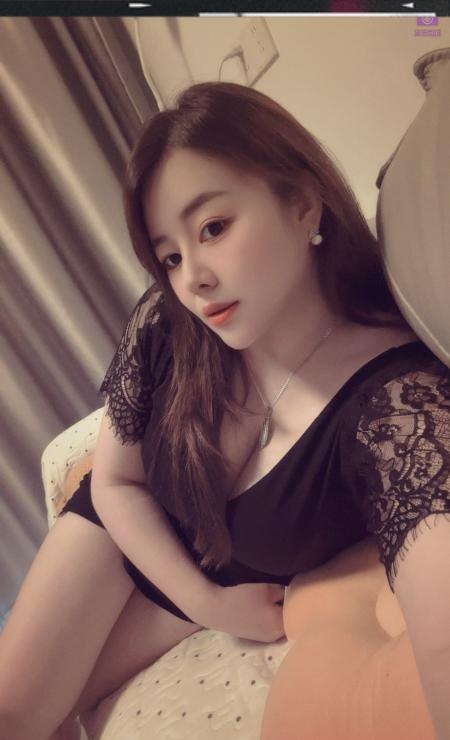 风情D奶美妇