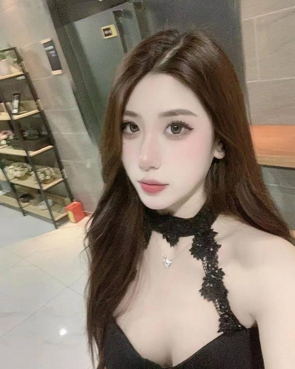 天河肉感十足李菲迪