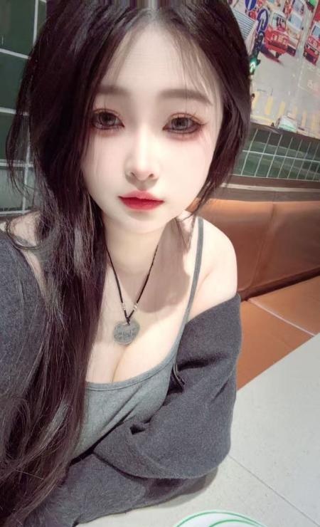 肤白貌美性感美乳国宝