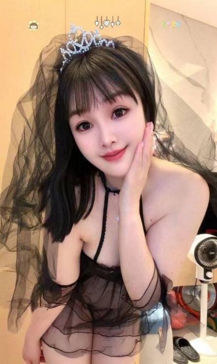 上城服务系蜜桃臀梨子