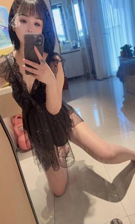 上城服务系蜜桃臀梨子