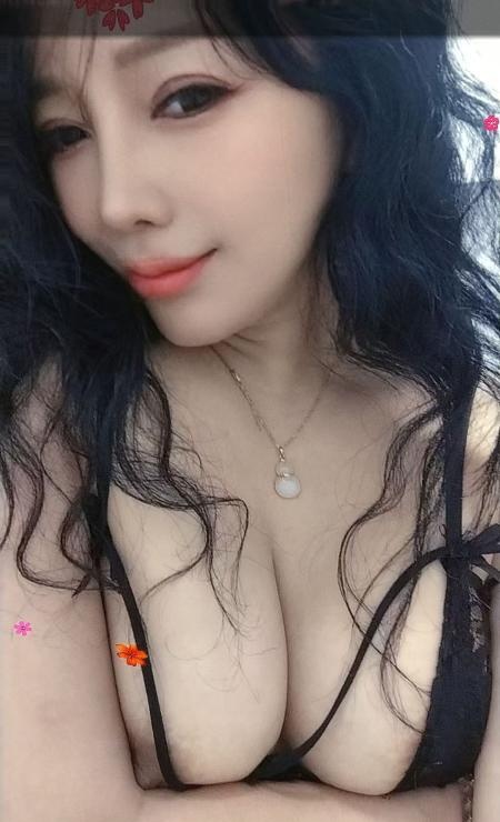 风骚肥臀俏乳叫姐姐