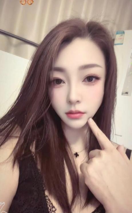 大胸风骚悠米