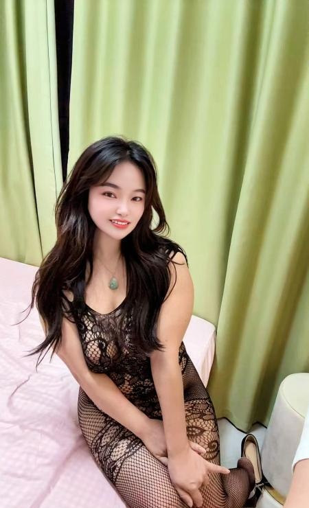 肉感肥臀老板娘
