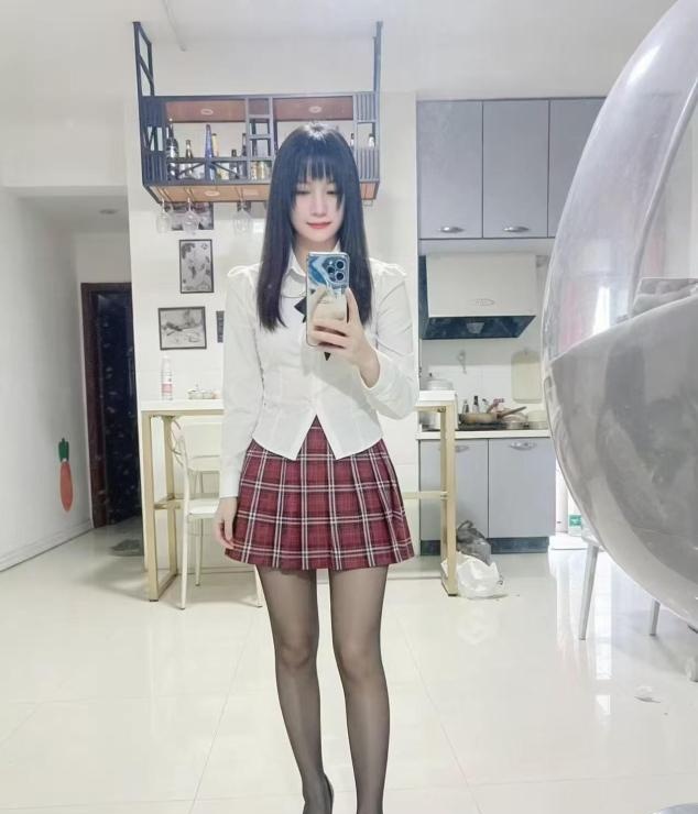 洪山制服长腿美女