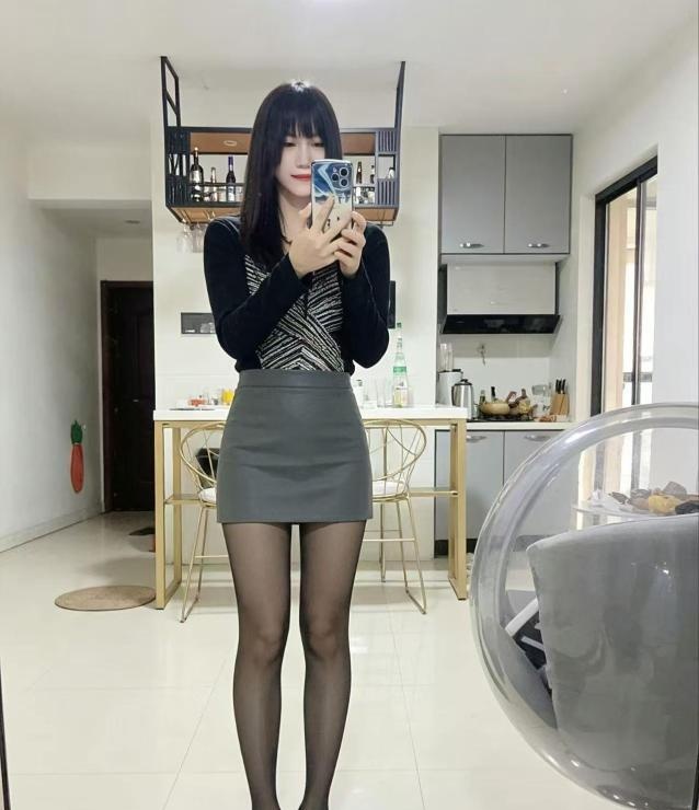 洪山制服长腿美女