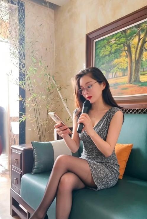 D奶双飞姐妹花