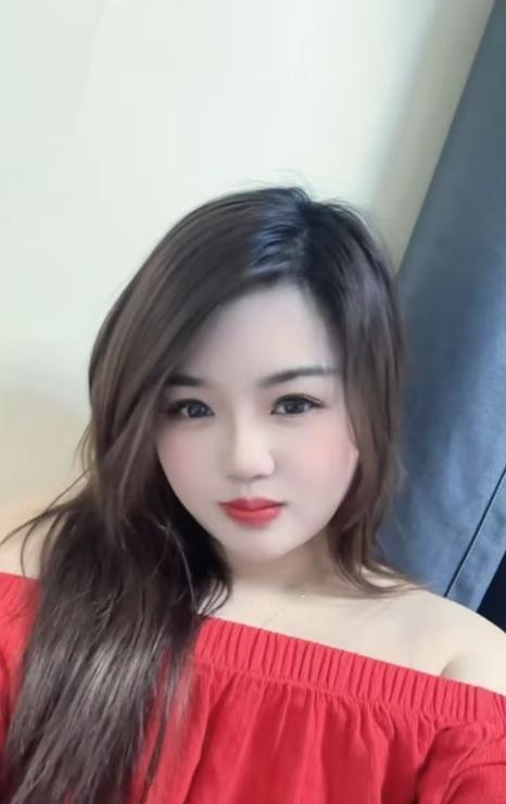 蜜儿大胸妹