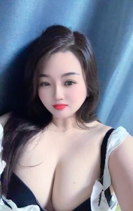 蜜儿大胸妹