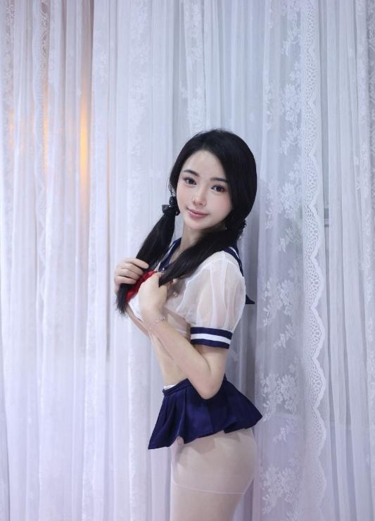 性感大奶翘臀风骚婉清