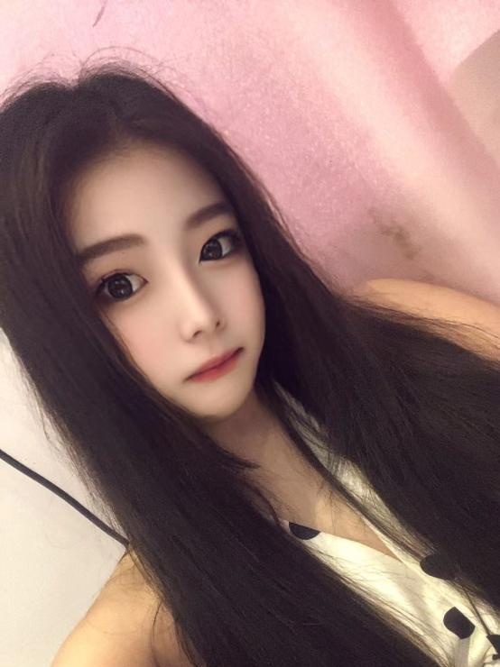 翘臀大胸妹子