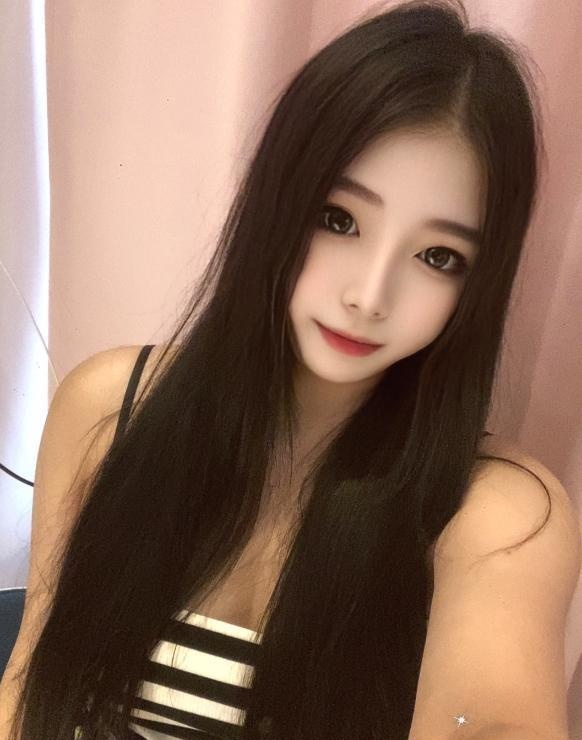 翘臀大胸妹子