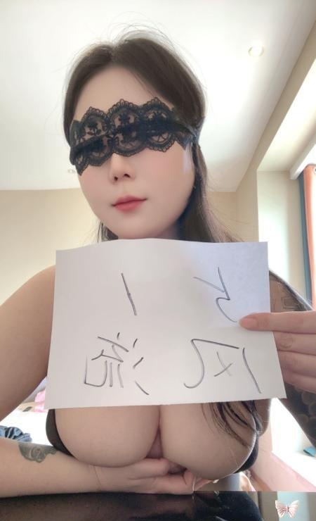 微胖喷水大胸年轻妹妹
