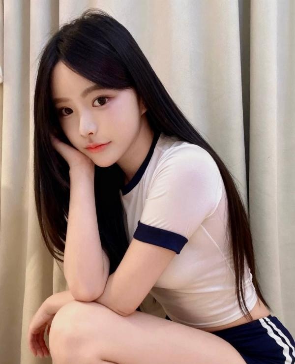 172梨形身材甜妹