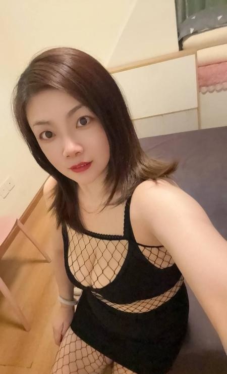 东门口大胸老师