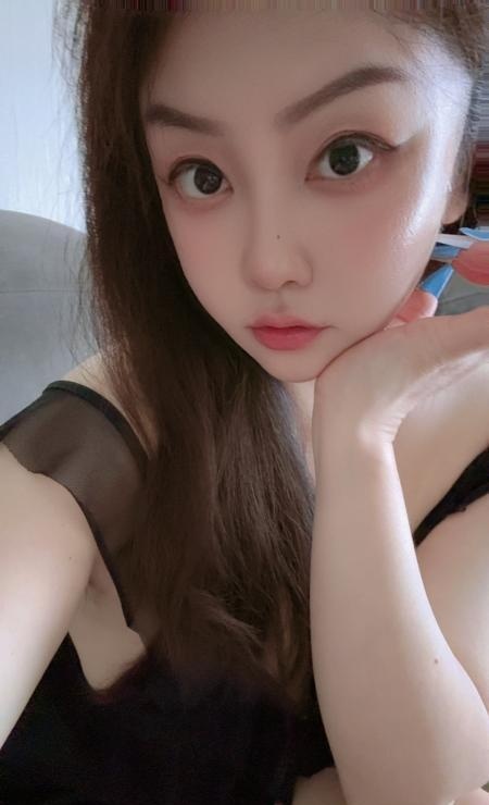 小穴紧紧的奶子大大的