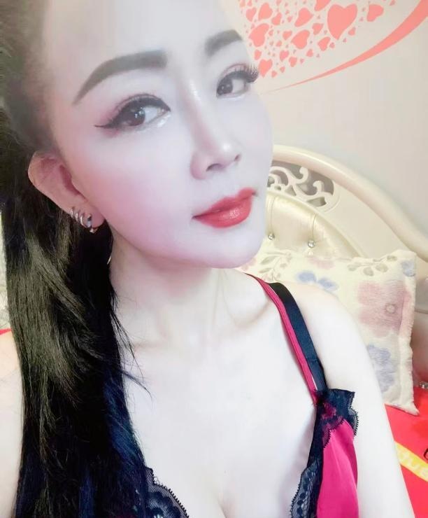 返食M腿御姐沐子