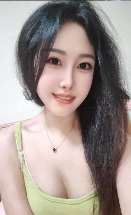 白嫩性感服务系