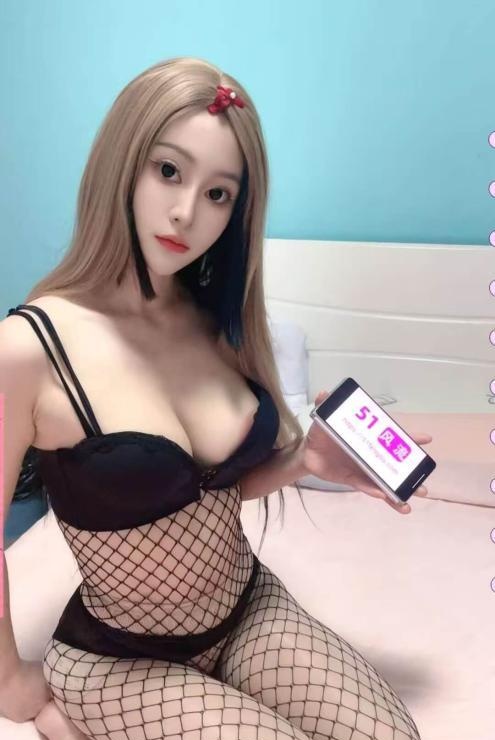 上城大胸可兮兮