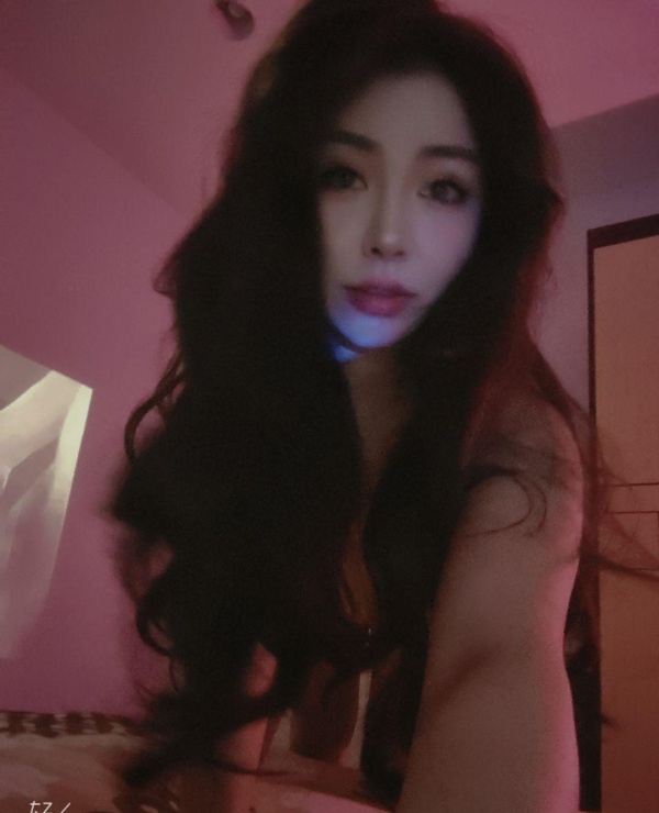 金水性感高挑御姐