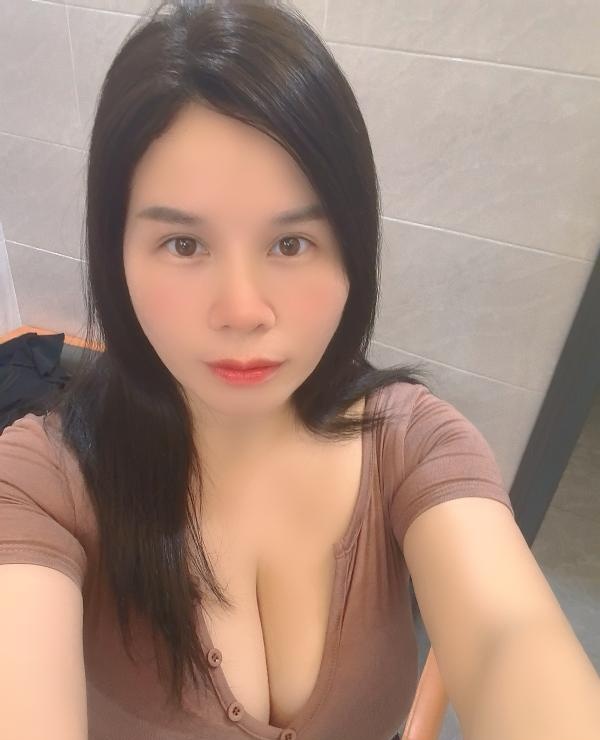 美臀骚货少妇