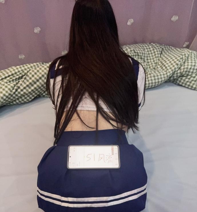 丰满喷水小姐姐