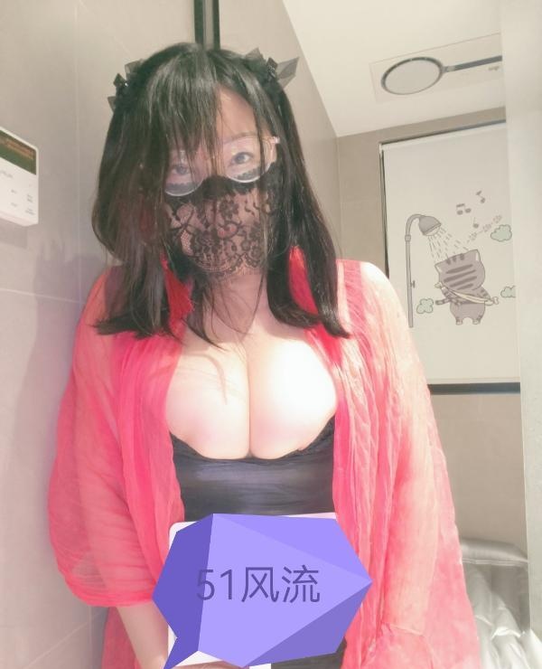爆乳三通骚妇